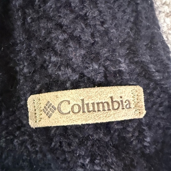 Like new Columbia Women’s Fleece-Lined Knit Trapper Hat Black with Pom & Braids - Picture 2 of 4